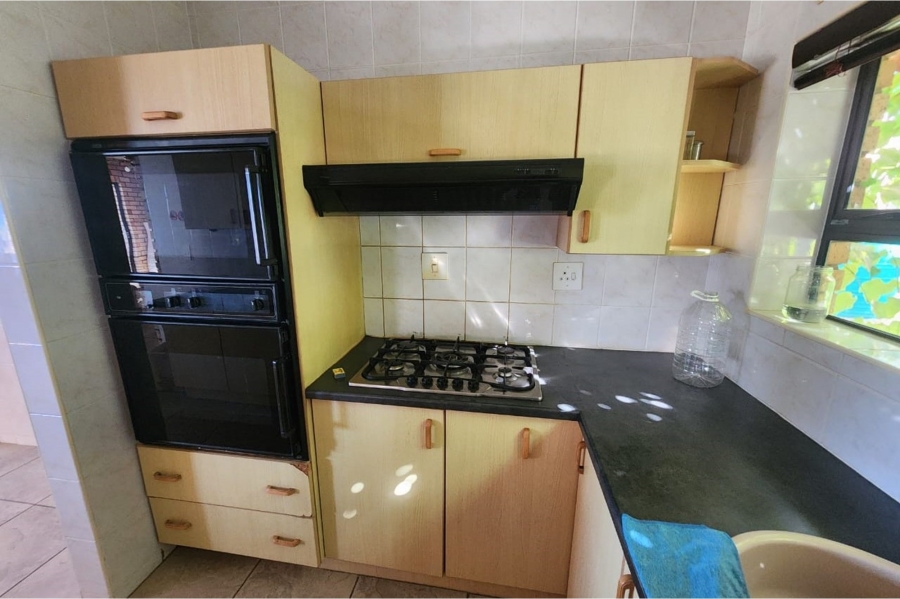 6 Bedroom Property for Sale in Wavecrest Eastern Cape